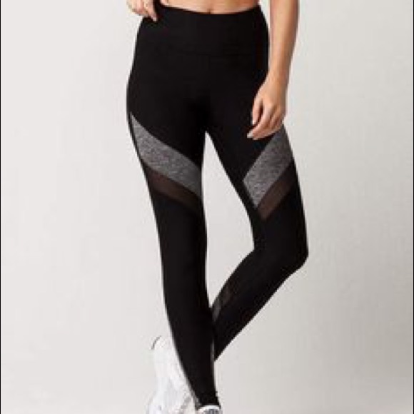 Pants - 🖤MESH CUT LEGGINGS